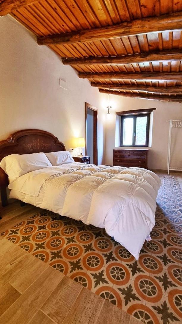 Alojamiento Rural En Aracena. Finca El Rehilete Eksteriør billede